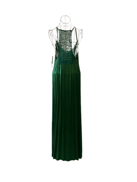 VESTIDO LENCERO LARGO DE RASO EN COLOR VERDE ANADALUCÍA. ESCOTE DE PICO Y ESPALDA DE NADADORA. TALLA ÚNICA.
