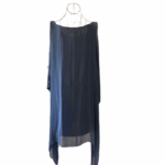 VESTIDO CORTO DE SEDA COLOR AZUL CIÁN, FORRADO Y MANGA DE MURCIÉLAGO. TALLA UNICA.
