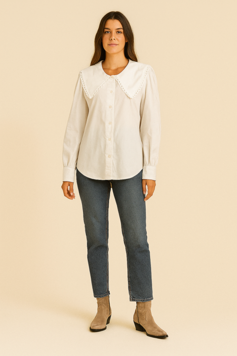 CAMISA POPELÍN BLANCA, MANGA LARGA, CUELLO DE BEBÉ DESTACADO.