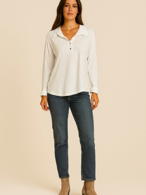 CAMISETA BLANCA TIPO POLO, TEJIDO ALGODÓN, MANGA LARGA.