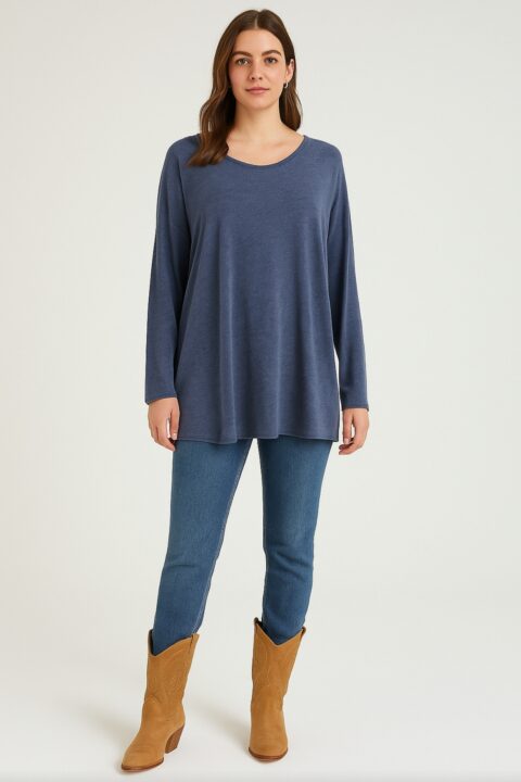 JERSEY FINO COLOR AZUL, ESCOTE DE PICO.