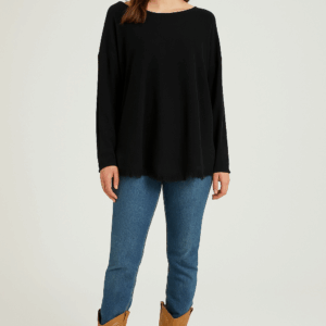 JERSEY FINO NEGRO, CUELLO REDONDO Y BAJO DESFLECADO