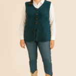 CHALECO AZUL DE PUNTO BOBO CON BOTONES
